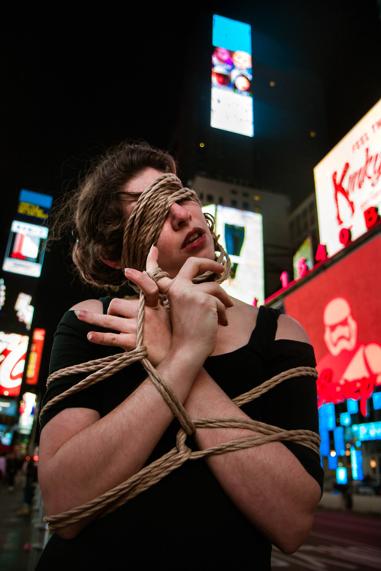 theropediary:  rope bombing in Times Square with Marceline_VQ yielded interesting