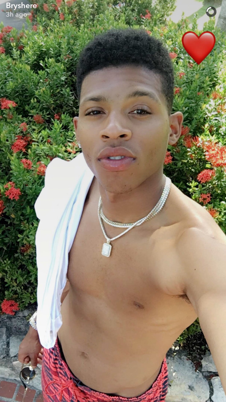 Never seen a man be so fucking sexy. – @mouthfulofyazz on Tumblr