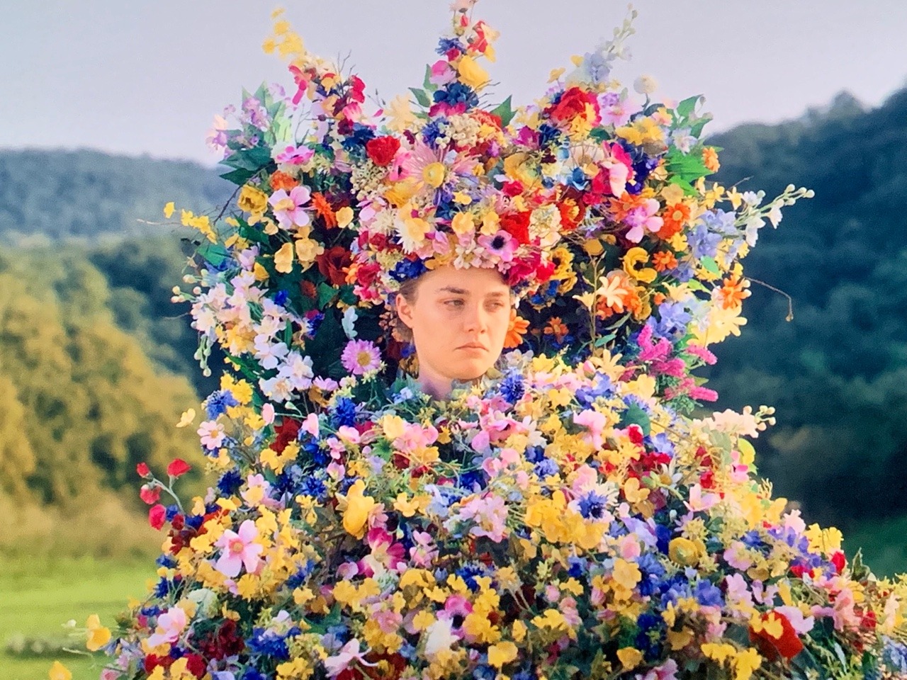 madamemarkos:That’s what you were sacrificed to. But I - have always felt…held. By a family. A real family. Which everyone deserves. And you deserve.Ari Aster, Midsommar (2019)