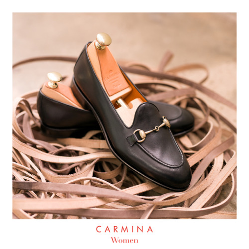 Discover our Horsebit loafers 1845 Drac for women. Featuring a single leather sole. Available at Car