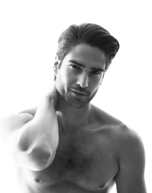 gaymadridboy:  Breno Junior  
