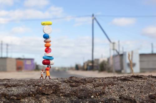 districtperrier:  Miniaturesque: Street Artist Slinkachu Spills the Beans on His New Show By James BuxtonDoes size count? Many street artistswould have you believe so, but art on the street doesn’t always have to be big, in fact, it can have just as