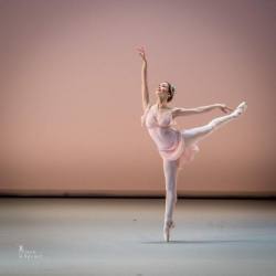 yoiness:    Evgenia Obraztsova in “The Talisman” pdd choreography by Marius Petipa, 2015 Benois de la Danse, Bolshoi Theatre (May 26)Photograph Jack Devant  
