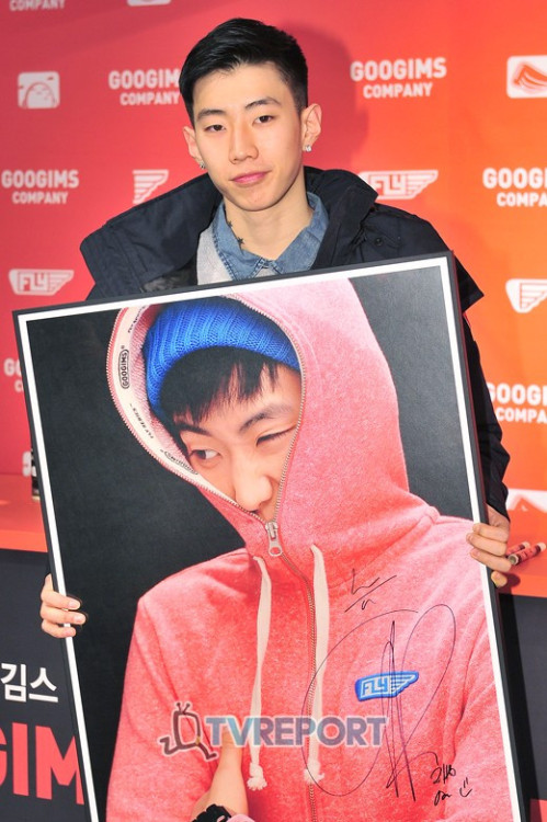 jpecuador:Jay Park en ‘GOOGIMS’ Fansign (10 fotos)[12.01.2013]