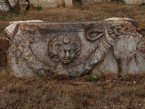 historyfilia: The temple of Zeus and stoneworks in Aizanoi (Turkey)The city was first inhabited