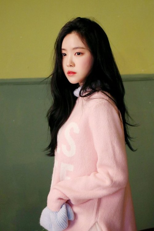 Son Na Eun (A Pink) - Season’s Greeting BTS Pics