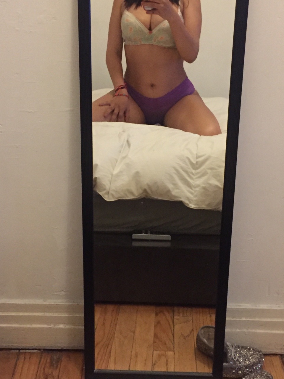 sexy-caramelo:  Espejito, espejito…