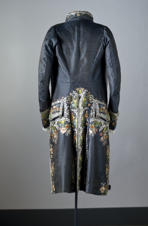 elyssediamond: Suit worn by the Swedish statesman and diplomat Axel von Fersen (1755-1810), c.1785.P