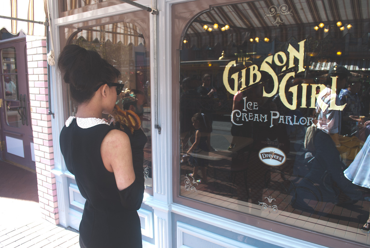 disneydevotion:  letdownyourlonghair:  Breakfast at Disney’s  this is perfect