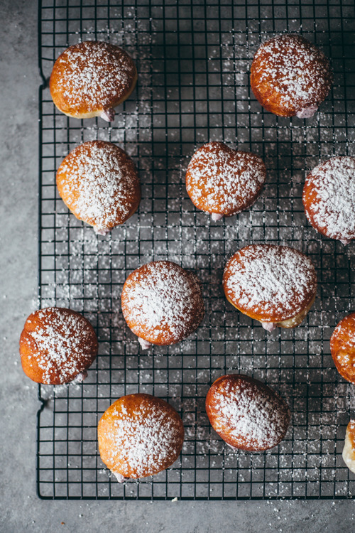 celticknot65: sweetoothgirl:   blueberry cream cheese donuts   Are you taking notes,