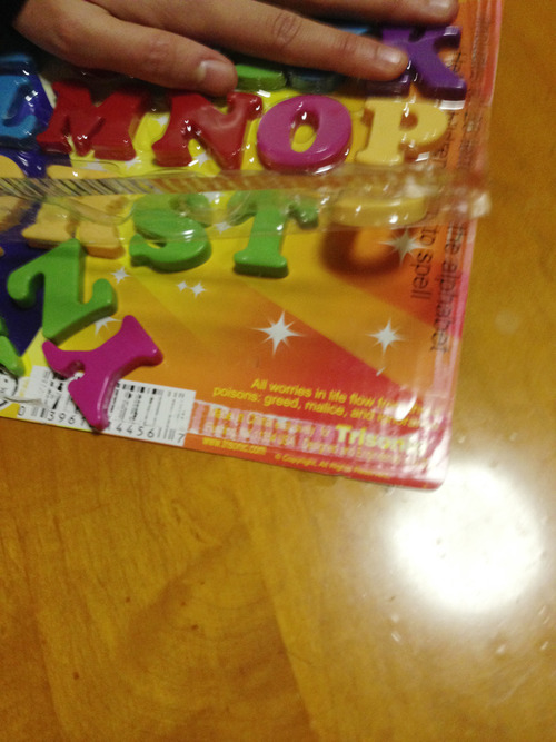 slunchy:  okay so a friend of mine gave me these magnetic letters to put on my fridge
