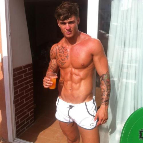 hotwebdudes: hotwebdudes.tumblr.com/