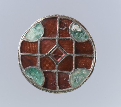 Disk Brooch, 6th century, Metropolitan Museum of Art: Medieval ArtGift of J. Pierpont Morgan, 1917Si