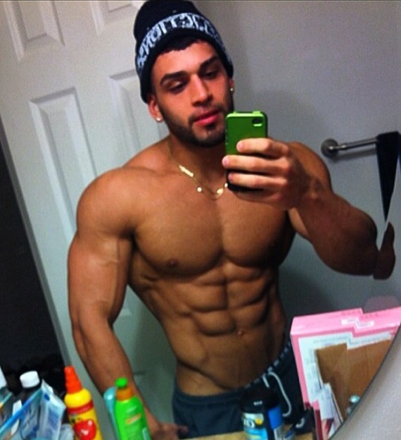 carmenvita:  steadymirin:  Gerardo Mangual  carmenvita