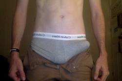 naked-straight-men:  Are there any size queens out there?I’m 9in long x 8in around