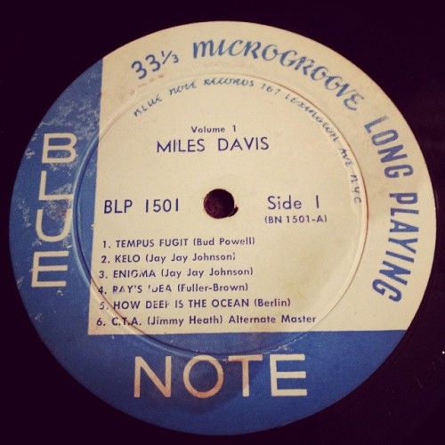 quarecords:  Shame this record is whipped and there is no jacket. Was still a neat find in a jacket of Miles’ 1969 Greatest Hits.  