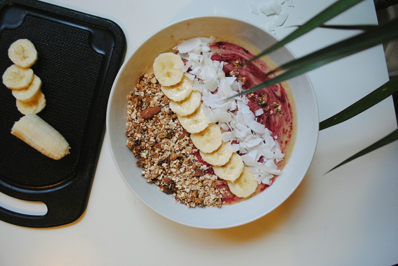 fitness-fits-me:  perfectiontales:  trianglesaremyfav:  How to breakfast       Oh