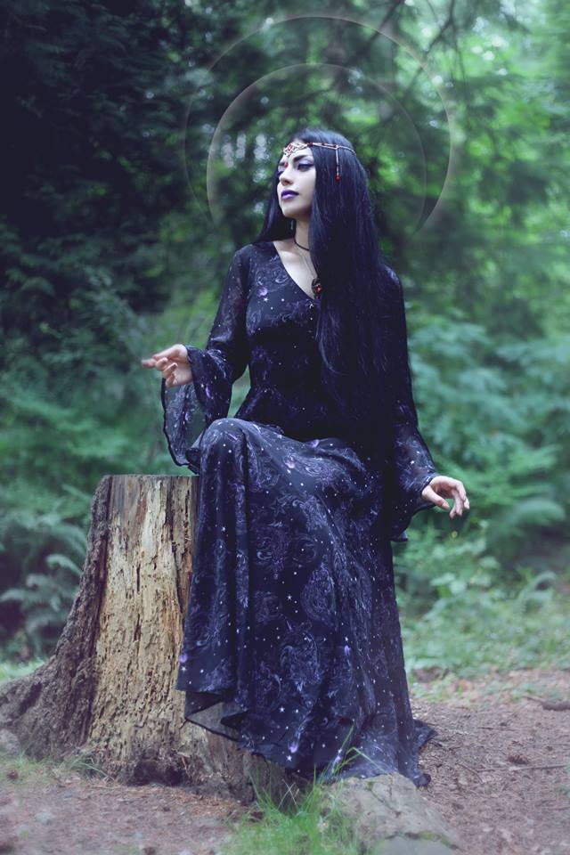 gothicandamazing:    Model/Makeup/Styling/Editor: Mahafsoun Jewellery: AppleBite