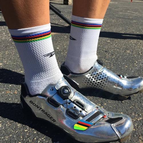 @chdbrwn caught @woutvanaert rocking fancy shoes and his very limited edition @defeet_international 