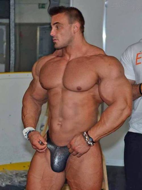 Muscle-Thong Lover