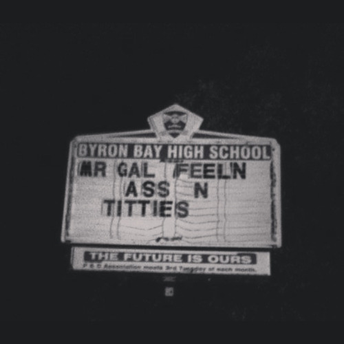 xjkxl:   So.. this is my school.