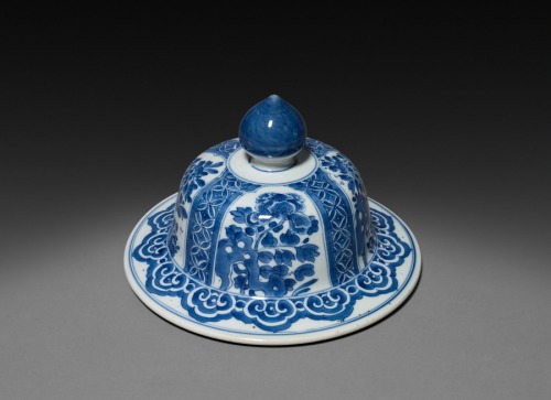 Vase with Cover (lid), Qing dynasty (1644-1912), Kangxi reign (1661-1722), Cleveland Museum of Art: 