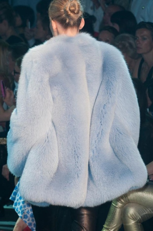 leauxnoir:  ALEXANDRE VAUTHIER f/w 2013 (couture)