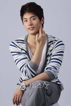 fy-menofkoreanjapan:  Name: Sung Hoon (née Bang Sung Hoon)Birthdate: 2/14/1983Occupation: ActorKnown for: New Tales of Gisaeng (TV, 2011), Bodyguard (TV, 2012), Faith (TV, 2012), The Birth of a Family (TV, 2012), Passionate Love (TV, 2014) 