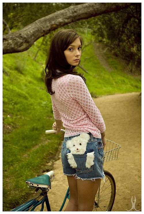 retrobikesarebetterthanfixies: Vintage bike retro stylegirls-on-bicycles: Girl On Bicycle gir