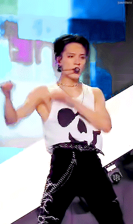 220514 Glitch Mode @ Kpop Flex (jeno) 