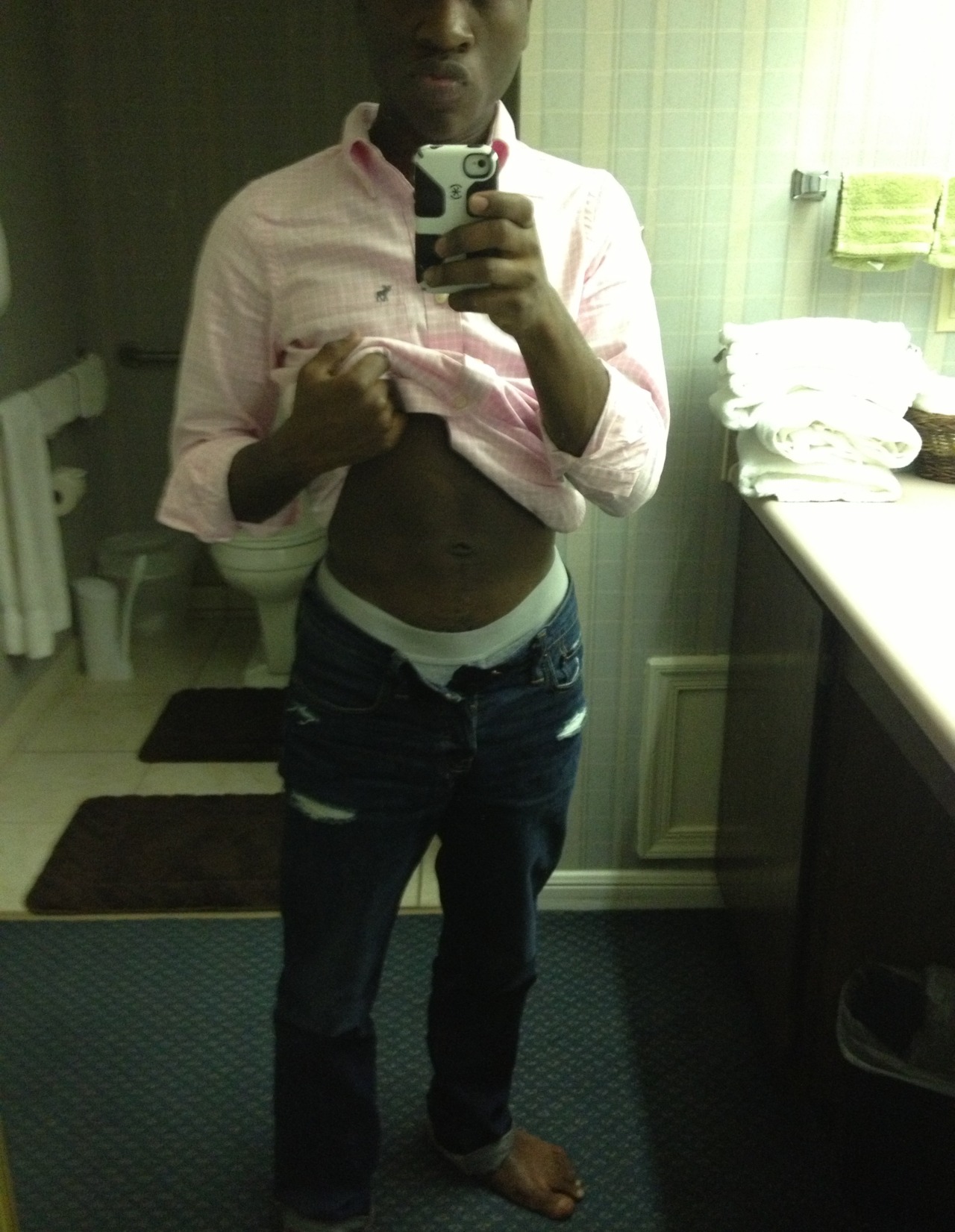 dachocolatefactory:  guyswithcellphones:  Carl a great friend of the blog decided