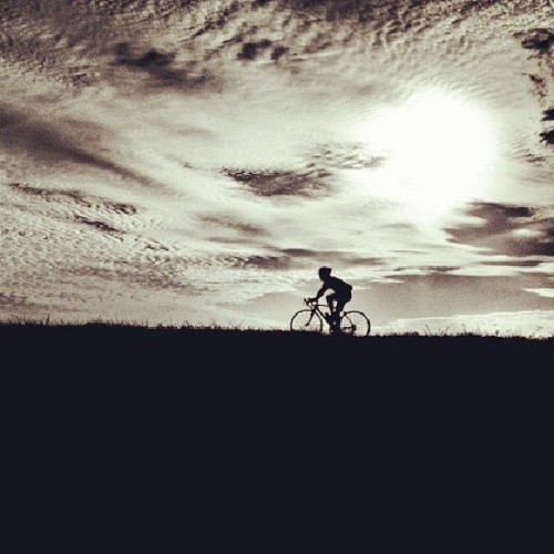 theredhatrunner: Buenos días! #goodmorning #bike #bikes #bicycles #cycles #cyclist #cycling #roadbik