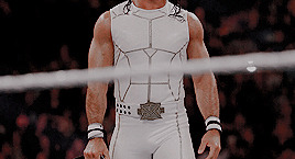 wwe-army:  seth rollins in gold (and white) for rolleigns 