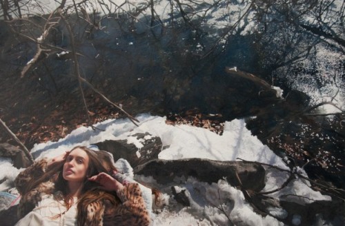 Yigal Ozeri art Inspired by the aesthetics of the Mannerism and Pre-Raphaelites, New York based Yiga