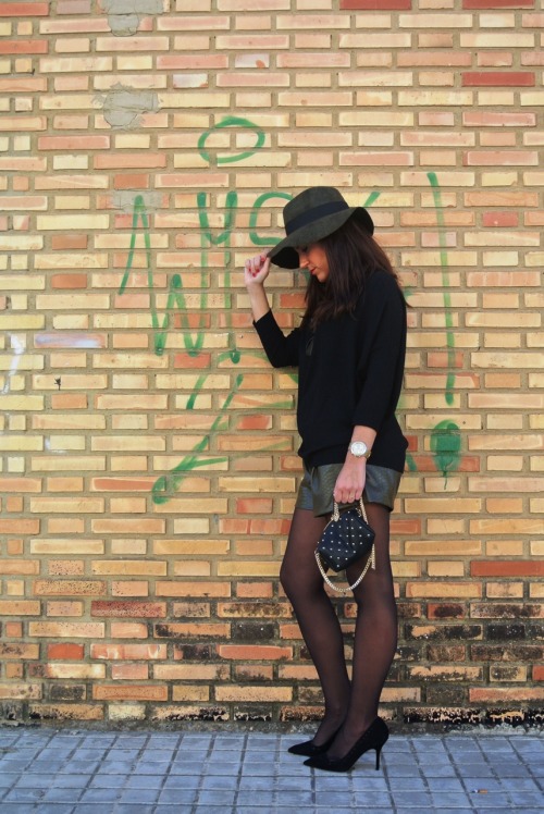 fashion-tights: Black & Green Shorts: Zara Jersey: Zara Bag: Zara Hat: Zara Shoes: Zara Glasses: