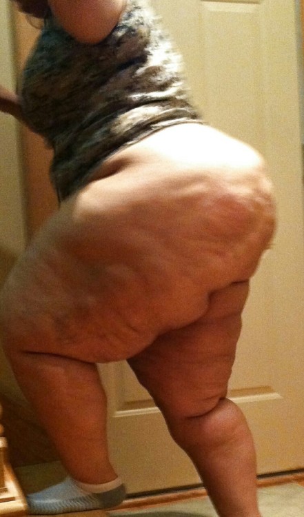 bigbbcchi10:Personal stash…best ass i have ever had..  sweet moma meat