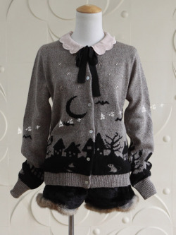 pardonmybloomers:  cuteshanghai:  spooky sweater 85 rmb here  get on my body 