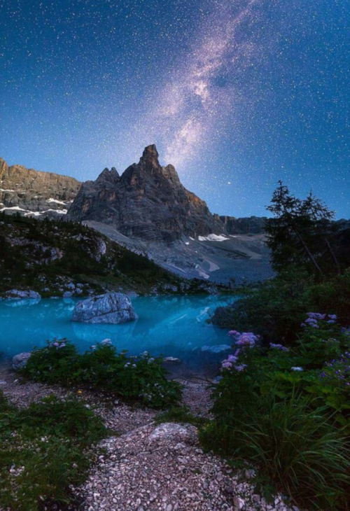 landscape-lunacy:Lake Sorapis, Italy - by Sergey Sutkovoy