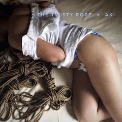 thetwistyrope:  好き。   #緊縛 #kinbaku #kinbakuart #縛り #shibari #shibariart #shibarimodel #緊縛写真 #ropebondage #bondage #bdsm #eroticart #erotic #slave #portrait #sexy #tiedup