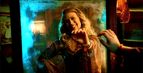 rumple-belle:Alice Jones, Adorable Lesbian