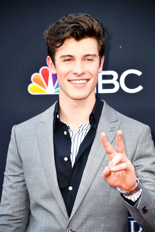 Shawn Mendes attends the 2018 Billboard Music Awards at MGM Grand Garden Arena in Las Vegas, Nevada 