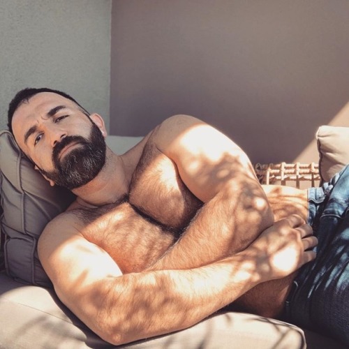 mrbiggest:  WE CAN SHARE THE BED SIR …BUT