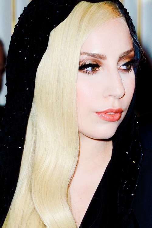 destroyed-inside-gb:  Perfect Gaga. 