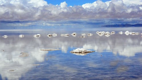 Sex ultrafacts:  Source (Video of Salar de Uyuni) pictures