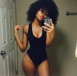 worldsbaddest:  golddiggerr:  http://golddiggerr.tumblr.com/