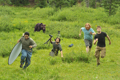 boredpanda:Crazy Photographers Who Will Do ANYTHING For The Perfect Shot