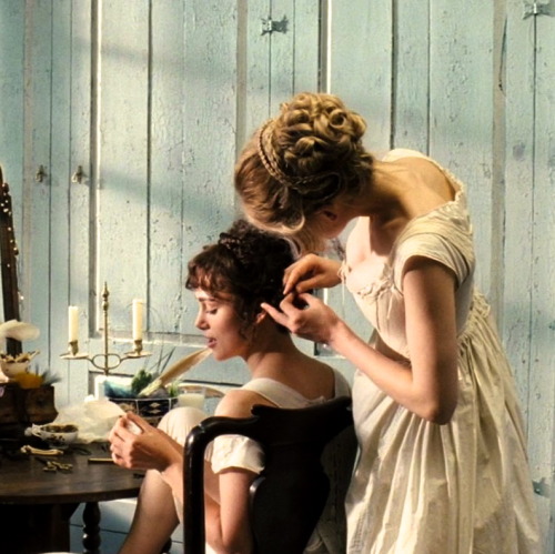 the-garden-of-delights:Keira Knightley as Elizabeth Bennet and Rosamund Pike as Jane Bennet in Pride