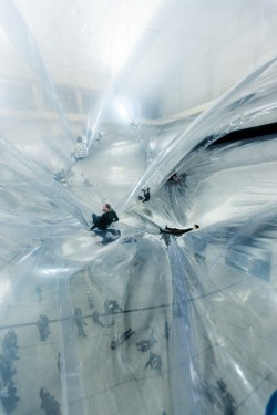 y2kaestheticinstitute: ‘On Space Time Foam’ - Tomás Saraceno (2012) 