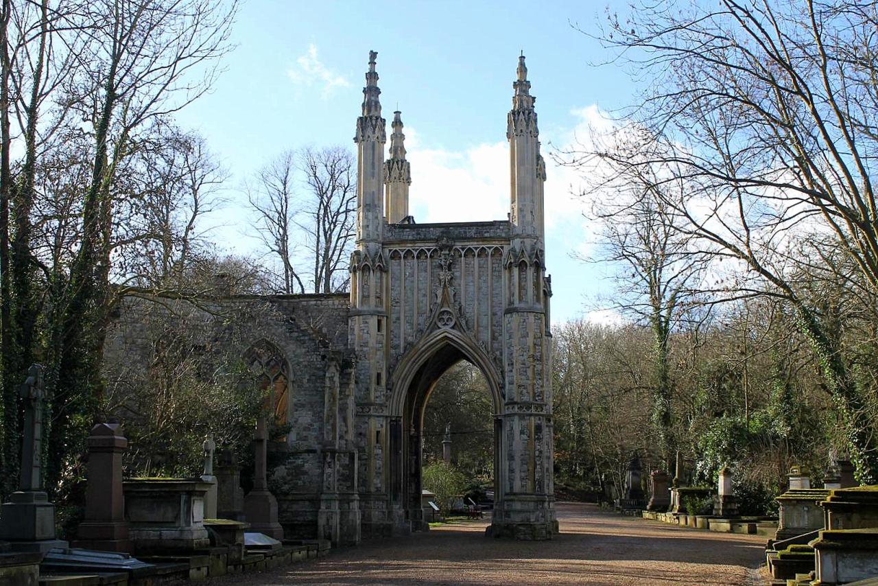 Nunhead Cemetery “…and after a wander around the gothic chapel I went back to the hut where they were both stationed, the otherworldly gentlemen from Friends of Nunhead Cemetery and we talked about cemeteries, the magnificent seven and death….. and I...