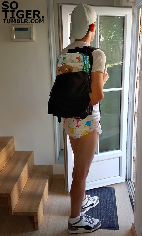 sotiger: It’s time to back to school for little boys. Ya estamos en esooo